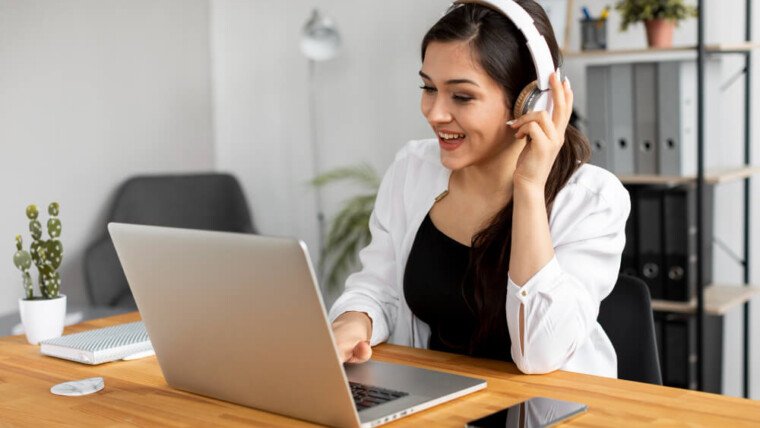 How to Be a Virtual Assistant (Step-by-Step Guide)